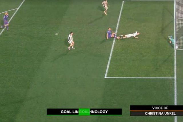 A história do golo validado à Fiorentina pelo relógio do árbitro... que o VAR anulou