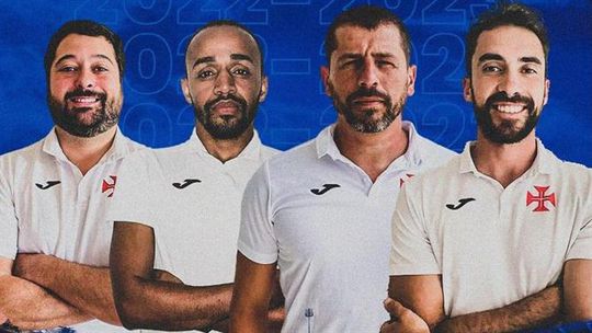 Quarteto de técnicos da formação oficializado