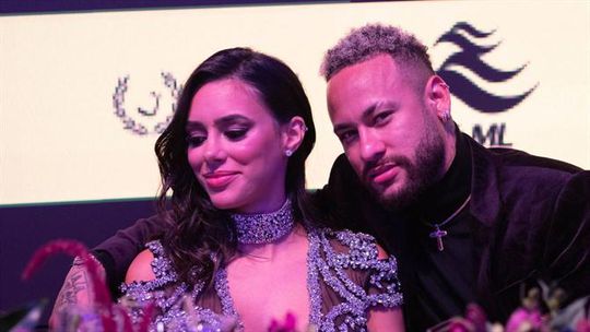 Cunhada de Neymar faz explodir as redes!