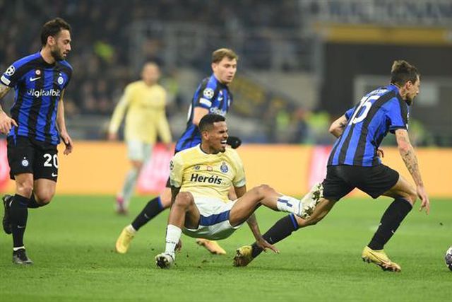 Alerta: Galeno sai lesionado frente ao Inter