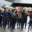 Seleção recebida em euforia no aeroporto (veja as fotos)