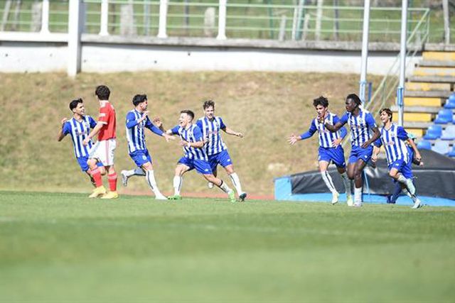FC Porto vence Benfica, que perde liderança isolada