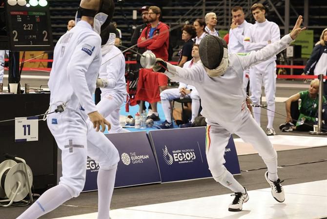 Miguel Frazão vence irmão Filipe e está na final de esgrima