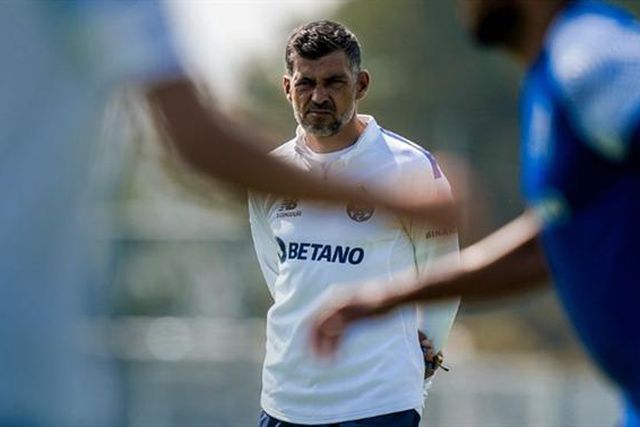 Três jogadores em tratamento na véspera da deslocação a Chaves