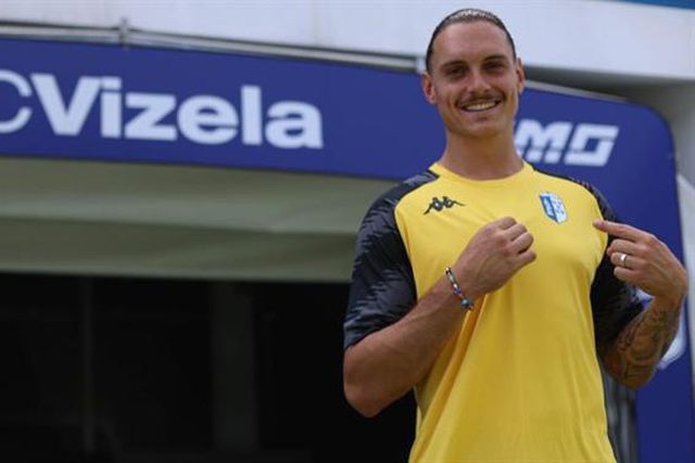 Oficial: Ruberto assina até 2025