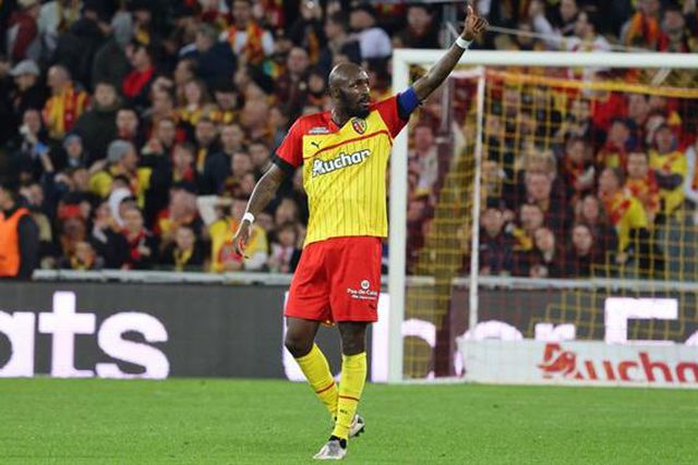 Al Nassr vira-se para Fofana após 'não' de Brozovic