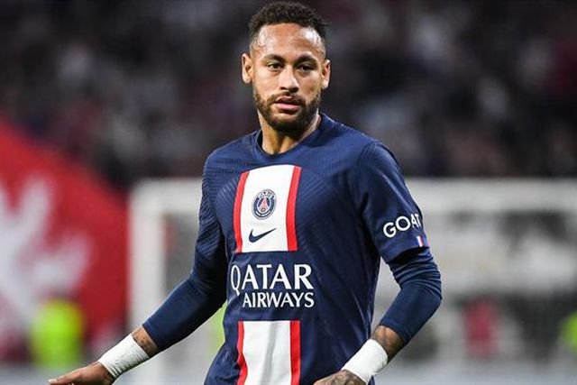 Neymar assume traição à namorada