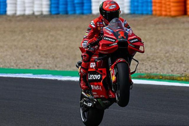 Vitória para Bagnaia em Assen, Miguel Oliveira abandona