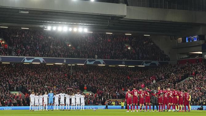 Vá lá, só mais uma vez: assim se cantou em Anfield antes do jogo (vídeo)