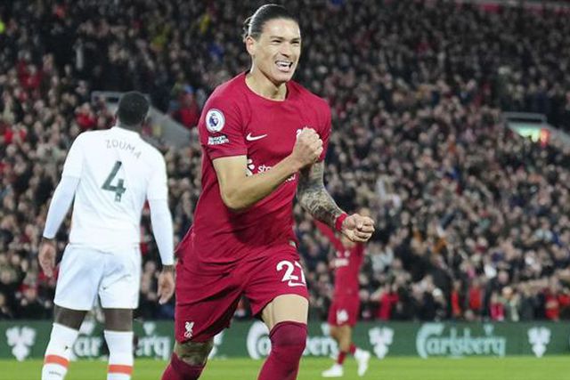 Rafa Benítez compara Darwin a antigo avançado do Liverpool