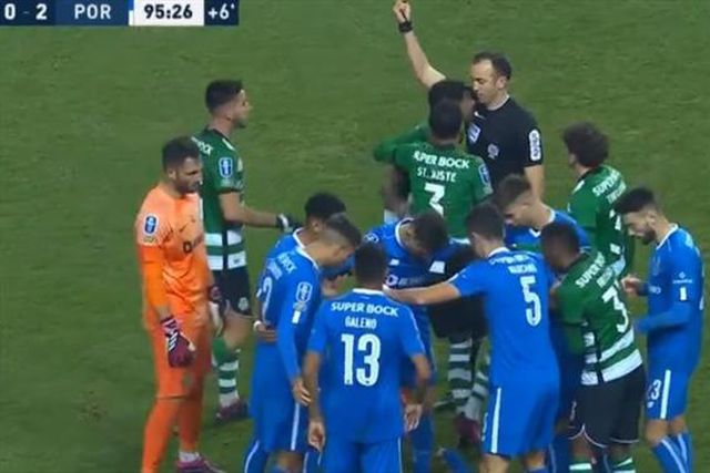 Encosto de cabeça de Matheus Reis a João Pinheiro: Dragão ilibado em queixa leonina