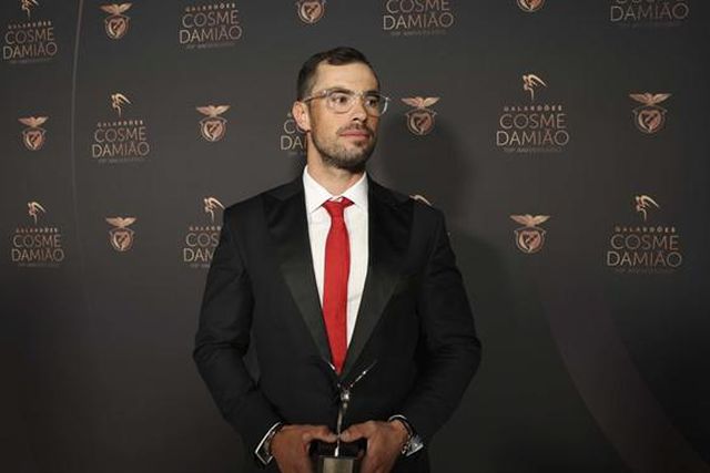 O pedido de Fernando Pimenta à equipa de futebol: «Nem que tenham de comer a relva!»