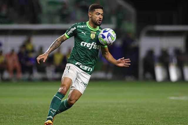 Descontente e com longo castigo pela frente, Tabata pode sair para o Catar