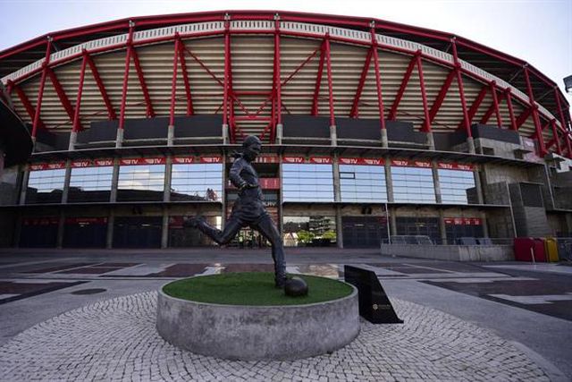 'Check up' à estátua do 'King'