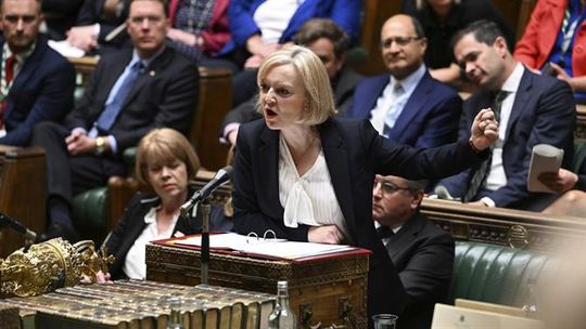 45 dias depois, primeira-ministra Liz Truss apresenta demissão