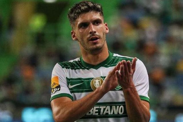 Rúben Vinagre já em Inglaterra