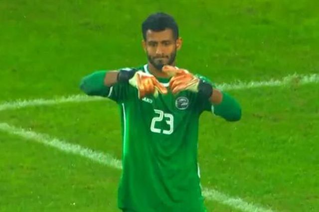 Guarda-redes marcou autogolo deu um frango e pediu para ser substituído