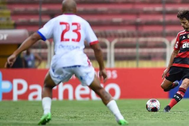 Flamengo, de Vítor Pereira, vitorioso