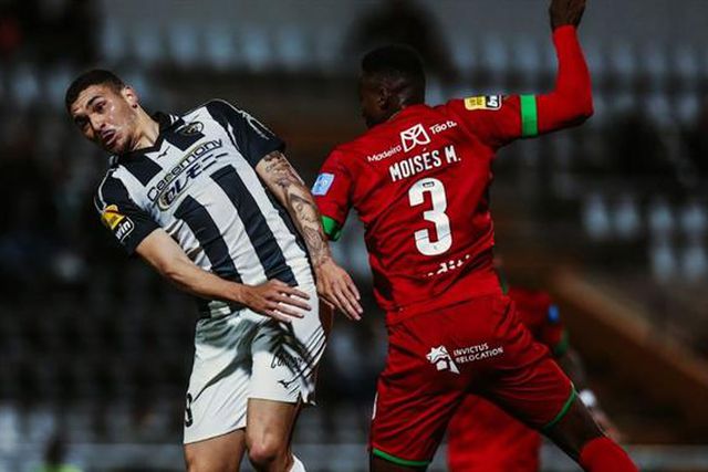 Reviravolta premeia crença algarvia ante os insulares (veja o resumo)