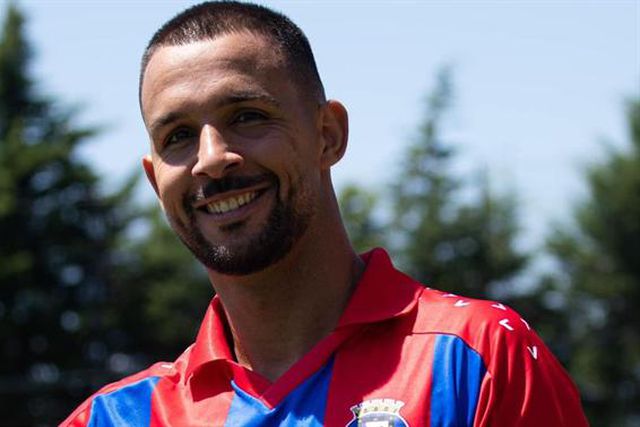 Oficial: Vini é reforço do Felgueiras