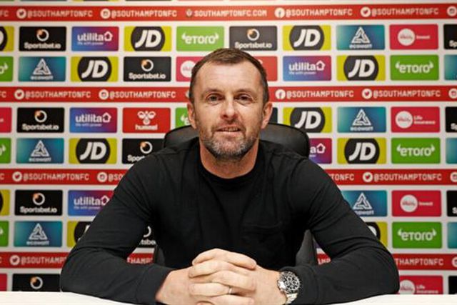 Novo treinador não aguenta mais novidades: «Só espero que a minha mulher não esteja grávida...»