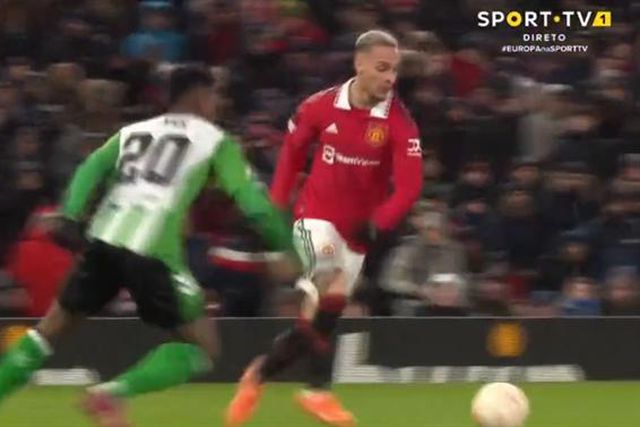 Bruno Fernandes assiste para o golo sensacional de Antony (vídeo)
