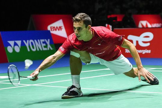 Bernardo Atilano eliminado no badminton