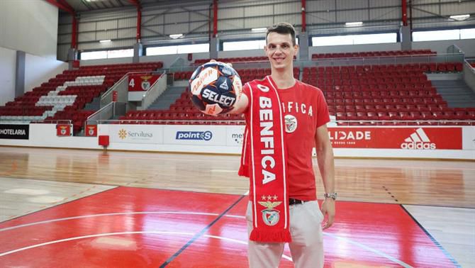 Filip Taleski reforça o Benfica