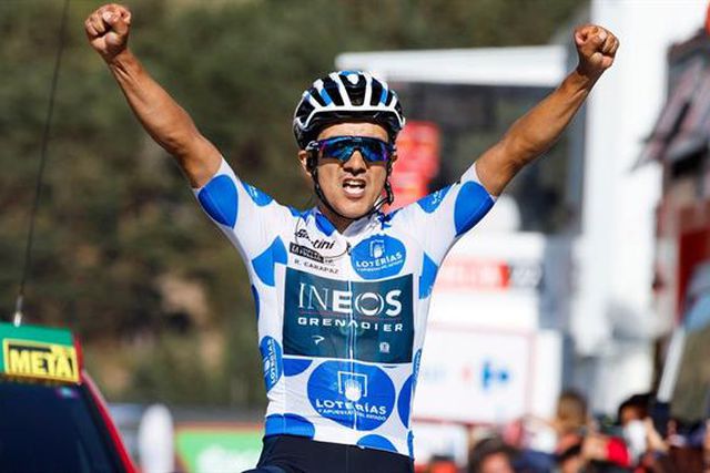 Carapaz vence penúltima etapa na consagração de Evenepoel; João Almeida sobe a 5.º