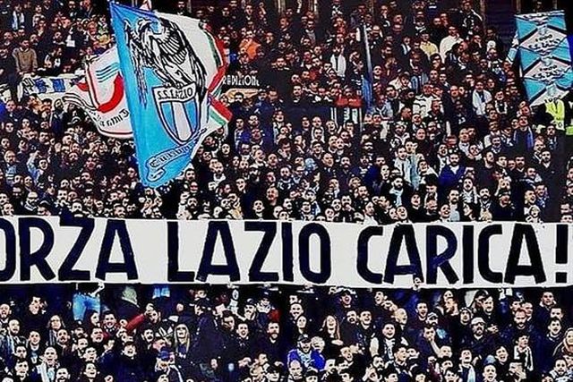 Adeptos investigados por cânticos racistas (outra vez)