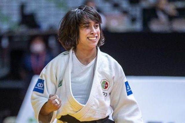 Catarina Costa conquista medalha de prata no Grand Slam de Tashkent