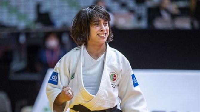 Catarina Costa conquista medalha de prata no Grand Slam de Tashkent