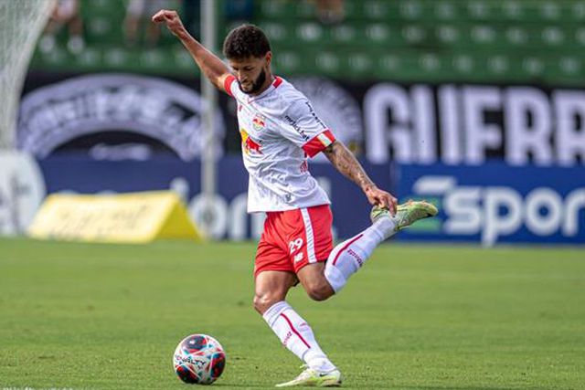 «FC Porto fez oferta por Juninho Capixaba»