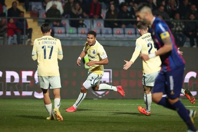 Namaso abre o marcador em Chaves com muita classe (vídeo)