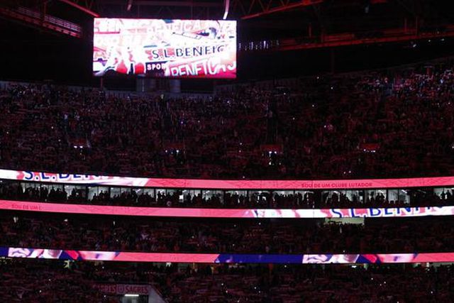 Comportamento do público custa multas