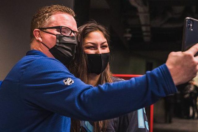 Incrível: adepta identificou cancro a elemento dos Canucks