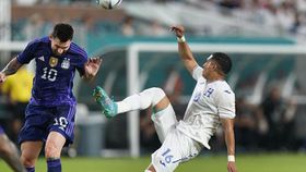 «Messi perguntou-me: ´Vais seguir-me o jogo todo´? Pedi-lhe logo a camisola»