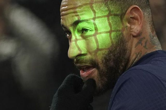 Neymar operado com sucesso no Catar