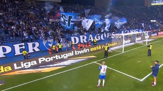 O FC Porto perdeu, mas no final houve momento arrepiante com Pepe e os adeptos (vídeo)