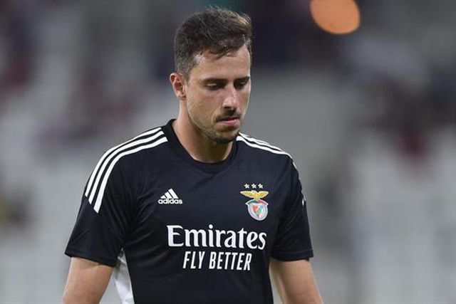 Entrevista A BOLA: «É preciso ser-se meio doido para ir à baliza»