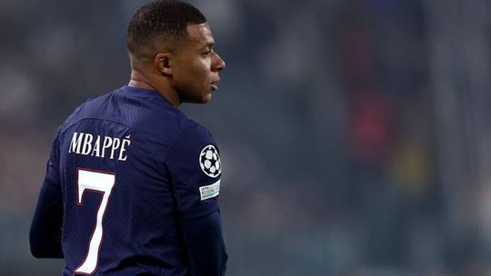 Mbappé mais uma semana longe de Paris