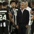 Botafogo empata e Luís Castro é vaiado no 'último' jogo (vídeo)