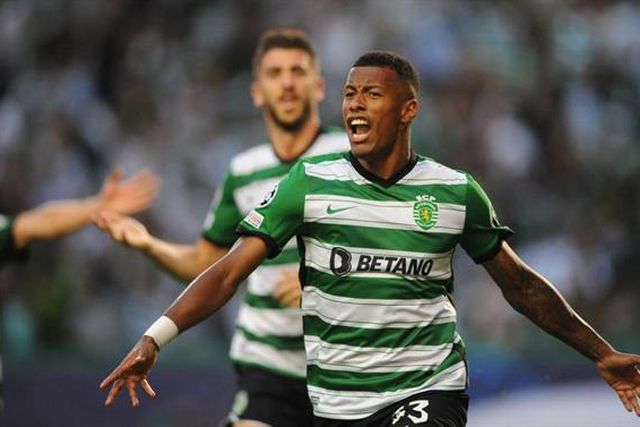 Corinthians quer incluir jogadores no negócio Arthur Gomes