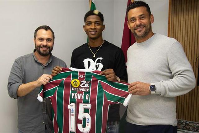 Ex-Benfica regressa ao Fluminense