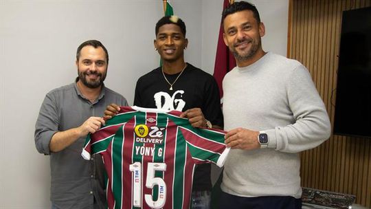 Ex-Benfica regressa ao Fluminense