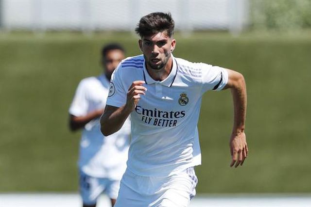 Filho de Zidane renova e continua na equipa B