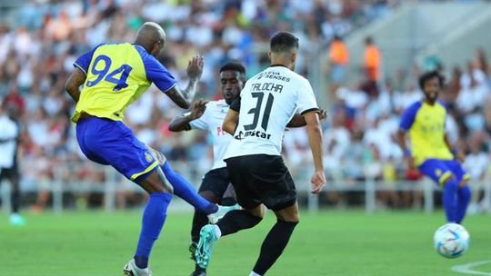 Arte de Talisca e erros que preocupam o Farense