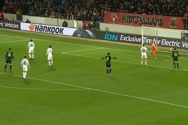 Pedro Gonçalves bisa com alguma sorte (vídeo)