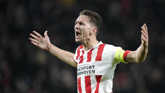 Luuk de Jong retira-se da seleção