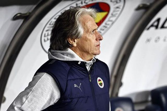 Jorge Jesus sem adeptos no próximo jogo